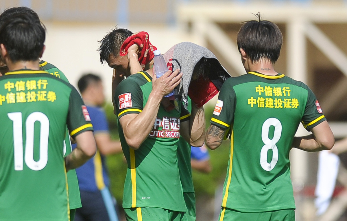 荷甲今晨走向成谜；毕尔巴鄂竞技队长鼓劲；管理层满意；资深球员宣示担当