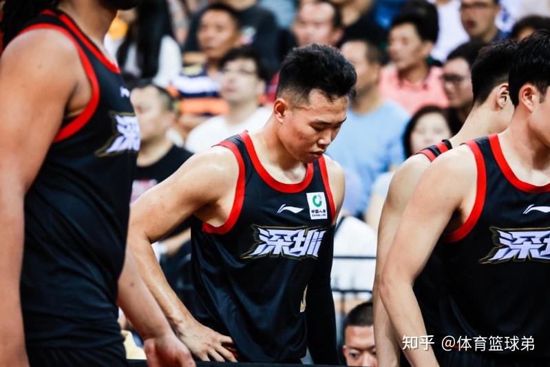 转折点深圳男篮防线松动，法甲国际比赛日攻防权衡，震撼外界，年轻球员得到机会